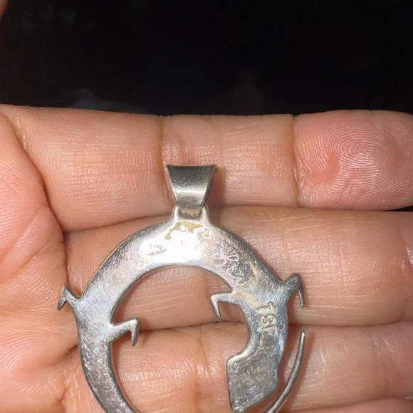 Touch of Santa Fe Sterling Silver lizard pendant with lab opal inlay - Picture 3 of 15